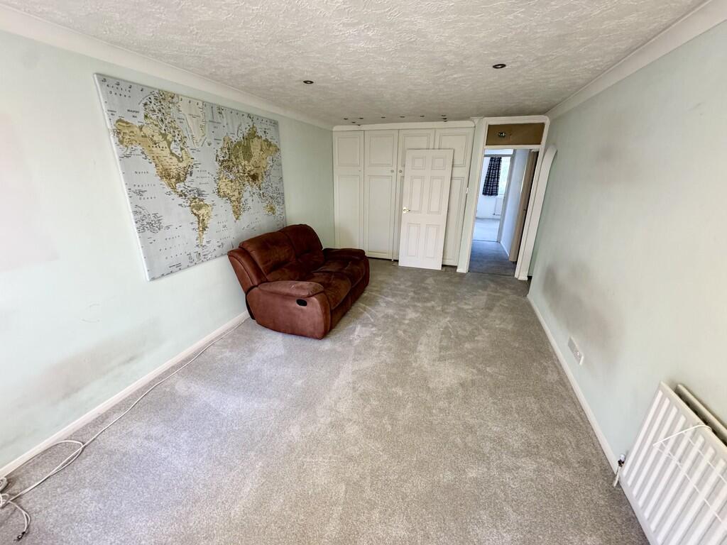 19b Woodbridge Ro...