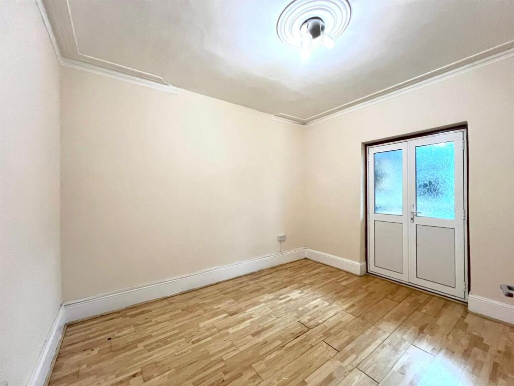 WhatsApp Image 2025-12-18 at 09.59.26 (4).jpeg