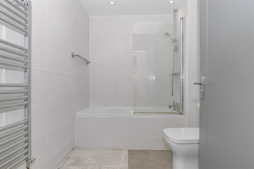 Bathroom.jpg