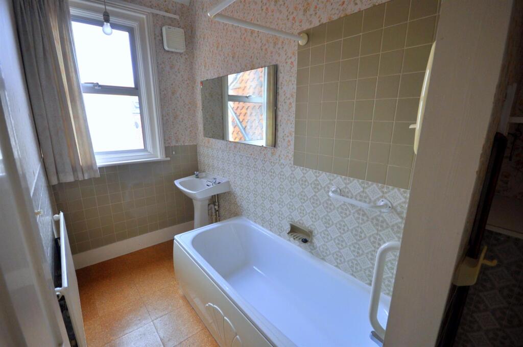 gore bathroom.JPG