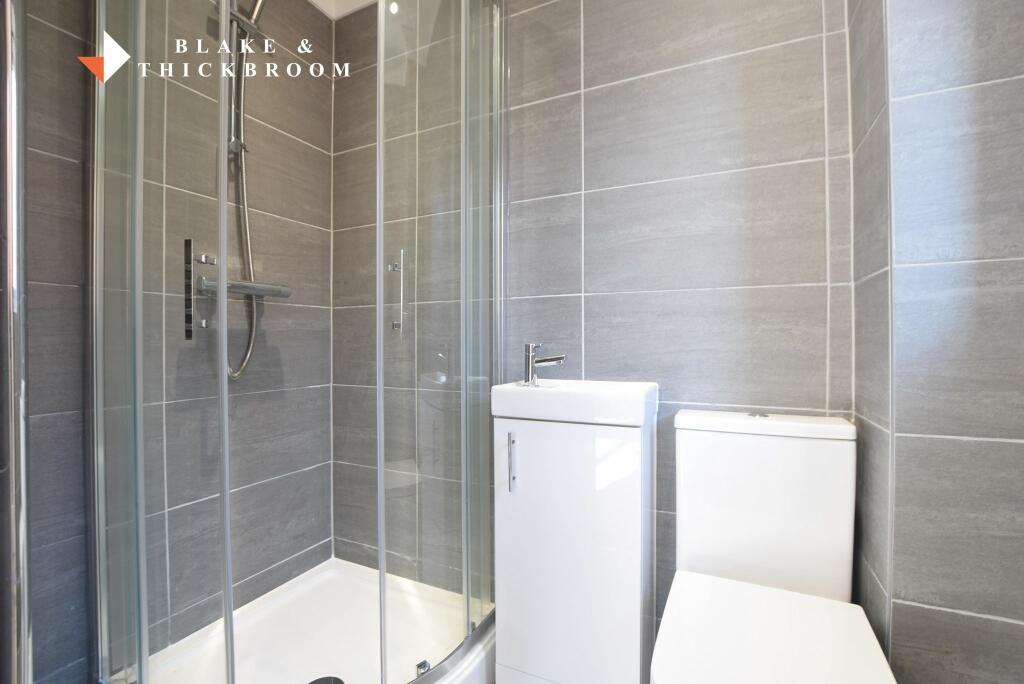 ENSUITE SHOWER ROOM