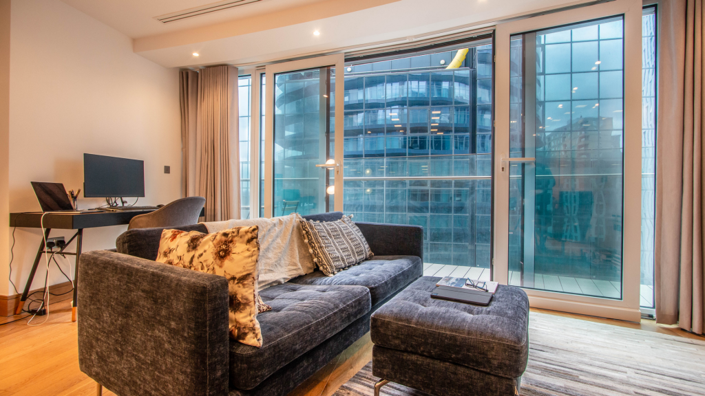LIVINGROOM ONE