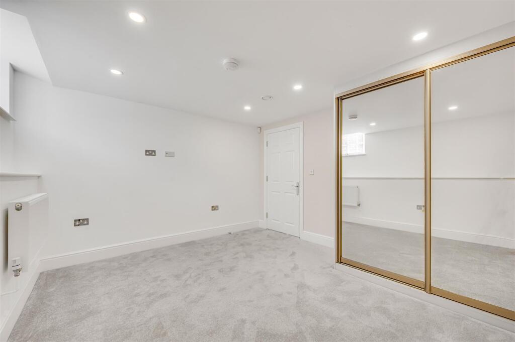 James_Anderson_Flat_1___Limes_House___Mortlake_Hig