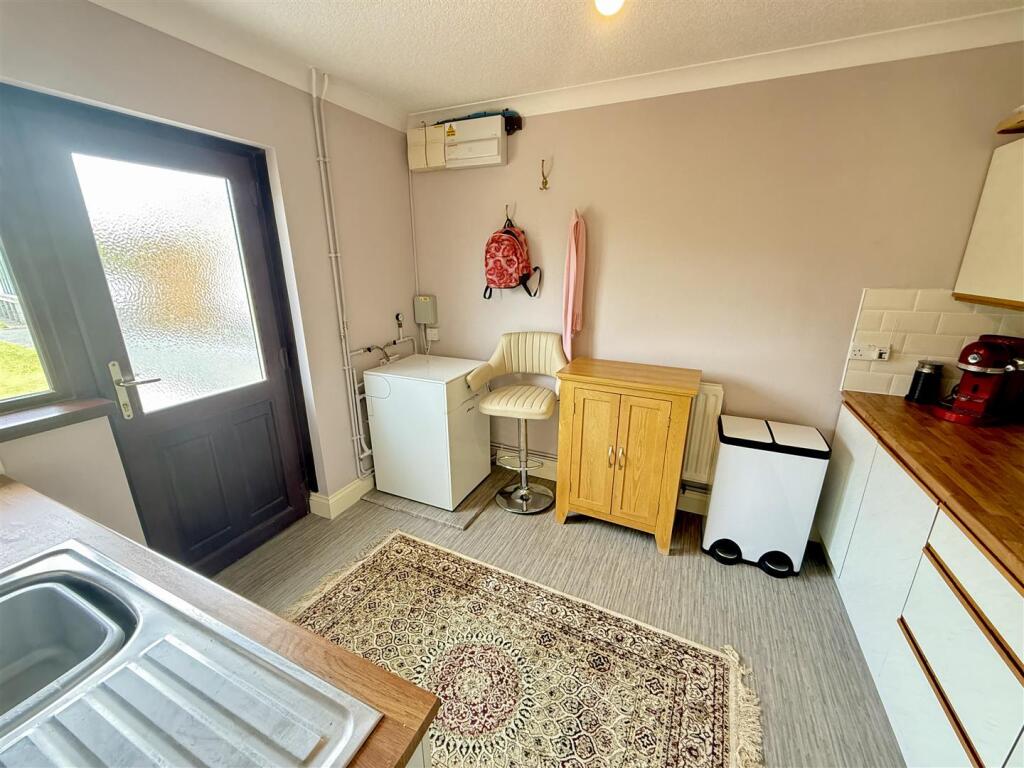 Rear utility room