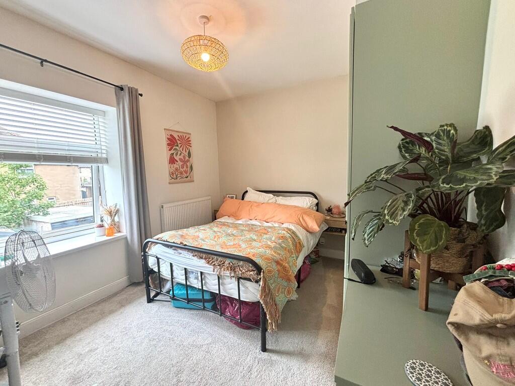 bedroom1....