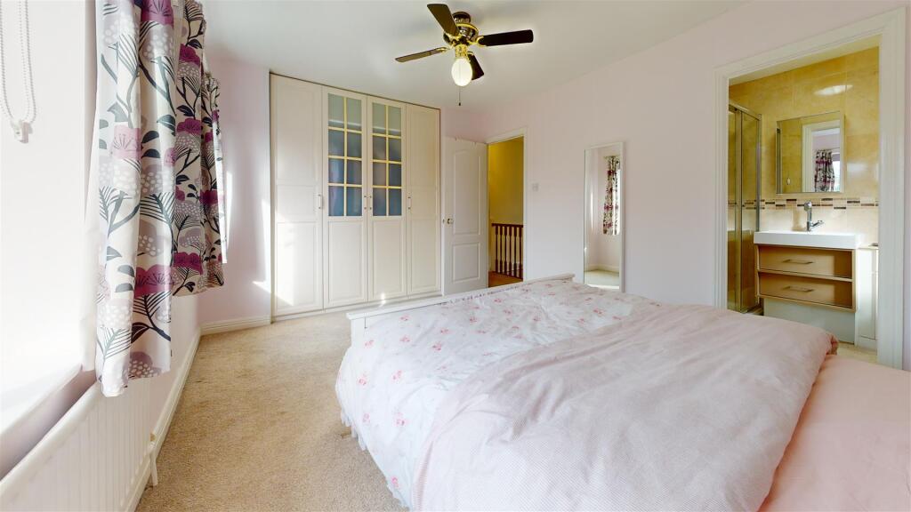 Bedroom (2).jpg