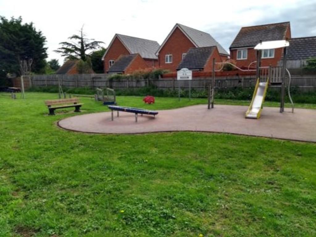 Childrens' play p...