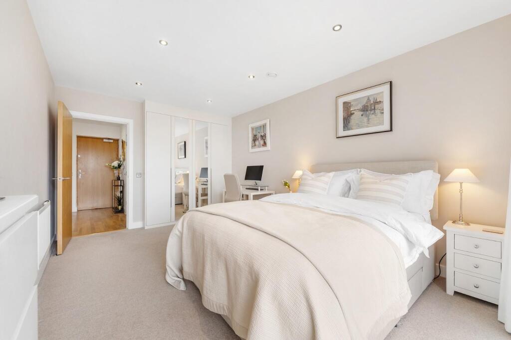 Bedroom.JPG