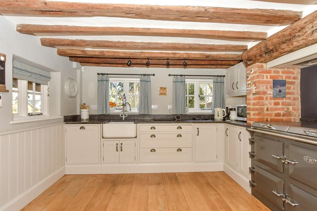 Kitchen/Breakfast Area
