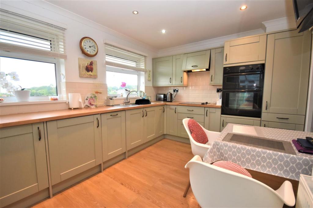 Kitchen &amp; Breakfast Room.JPG