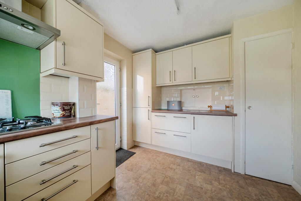 1395517-11-695d04...