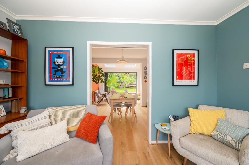 KITCHEN/DINER AND LOUNGE