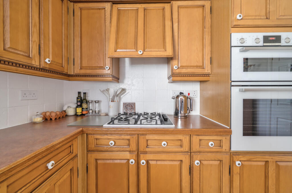 1316000-19-68654c...