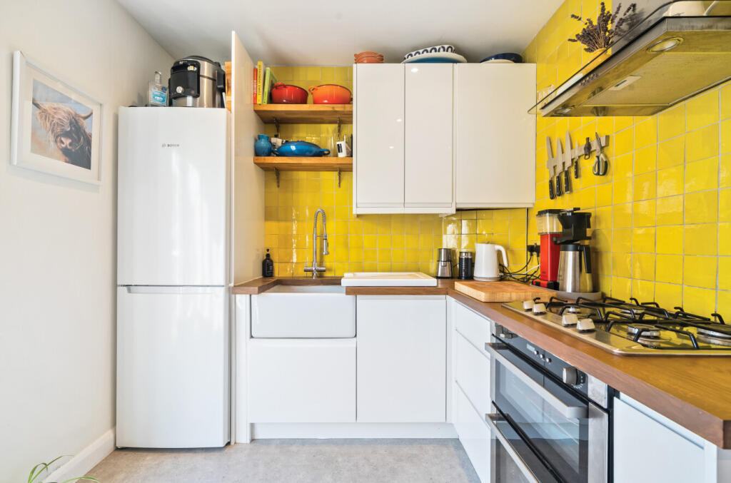 1341948-11-68a835...