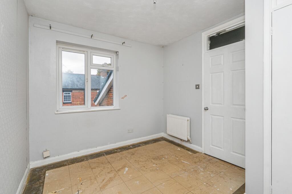 12 Bernard Court, Vale Road, Camberley GU15 3AY