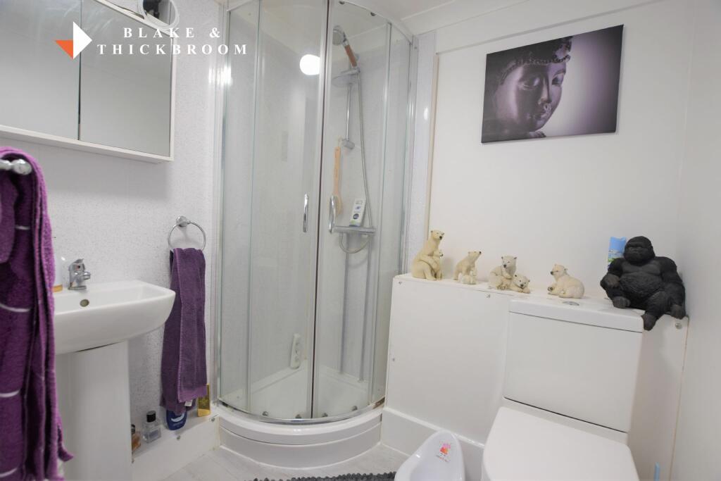 GROUND FLOOR SHOWER ROOM