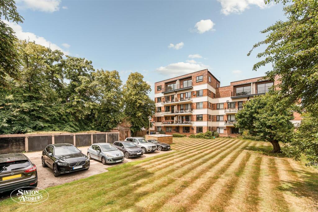 15 Kemsley Court-12.jpg