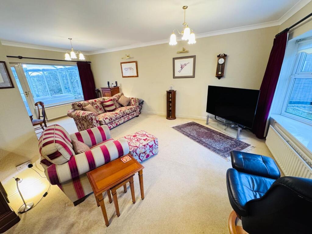 LOUNGE AREA