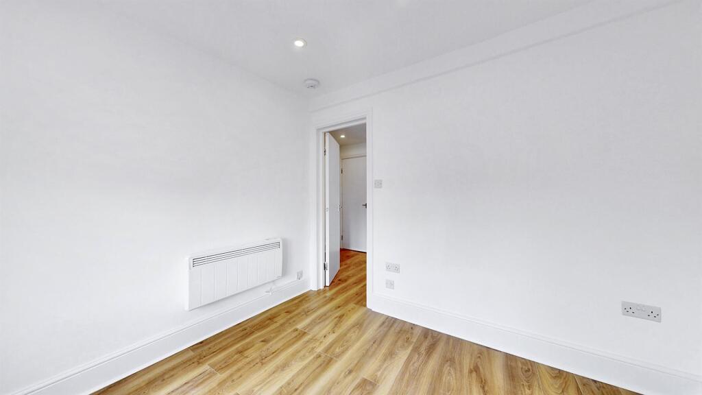 flat 3, 140 Bethnal Green Road - XOoJwgRQAaWhMRYT6