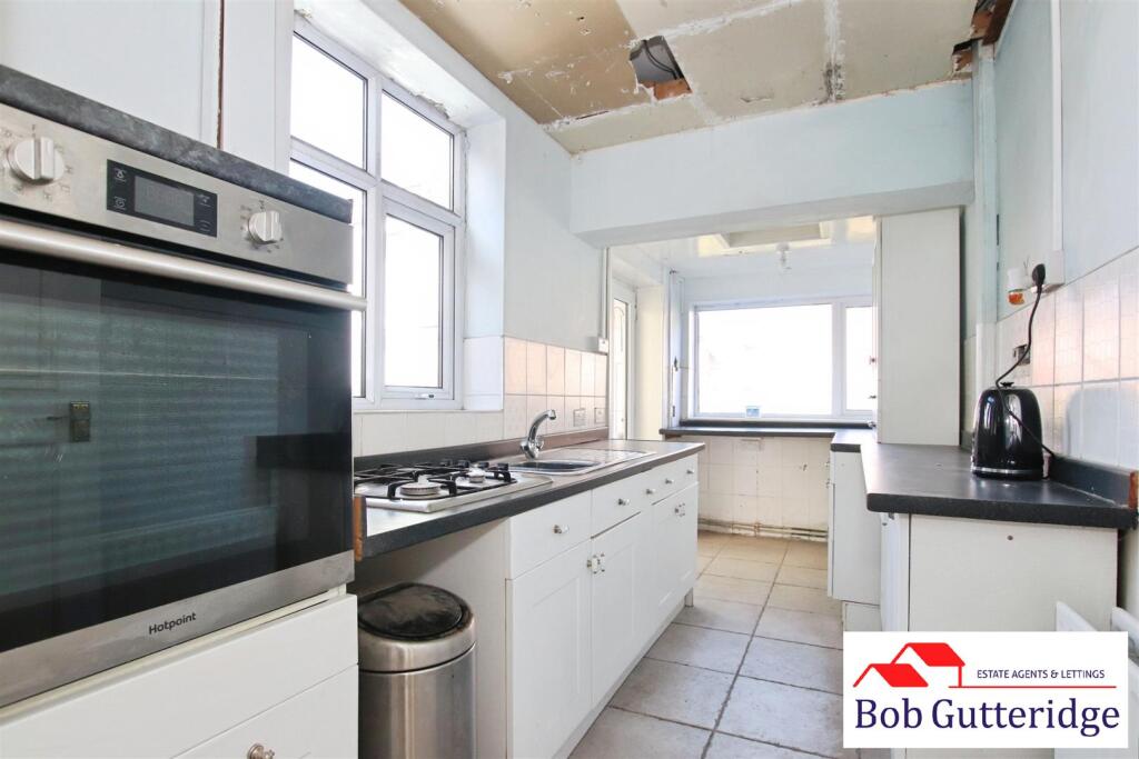 FITTED KITCHEN/BREAKFAST ROOM