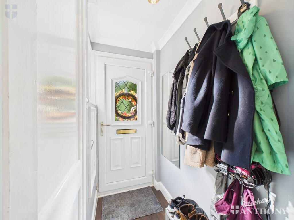 CAM03218G0-PR0809-STILL011-thumbnail-h750-70