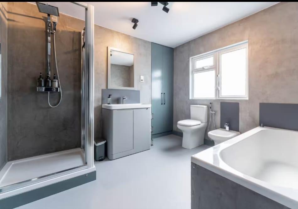 Main Bathroom