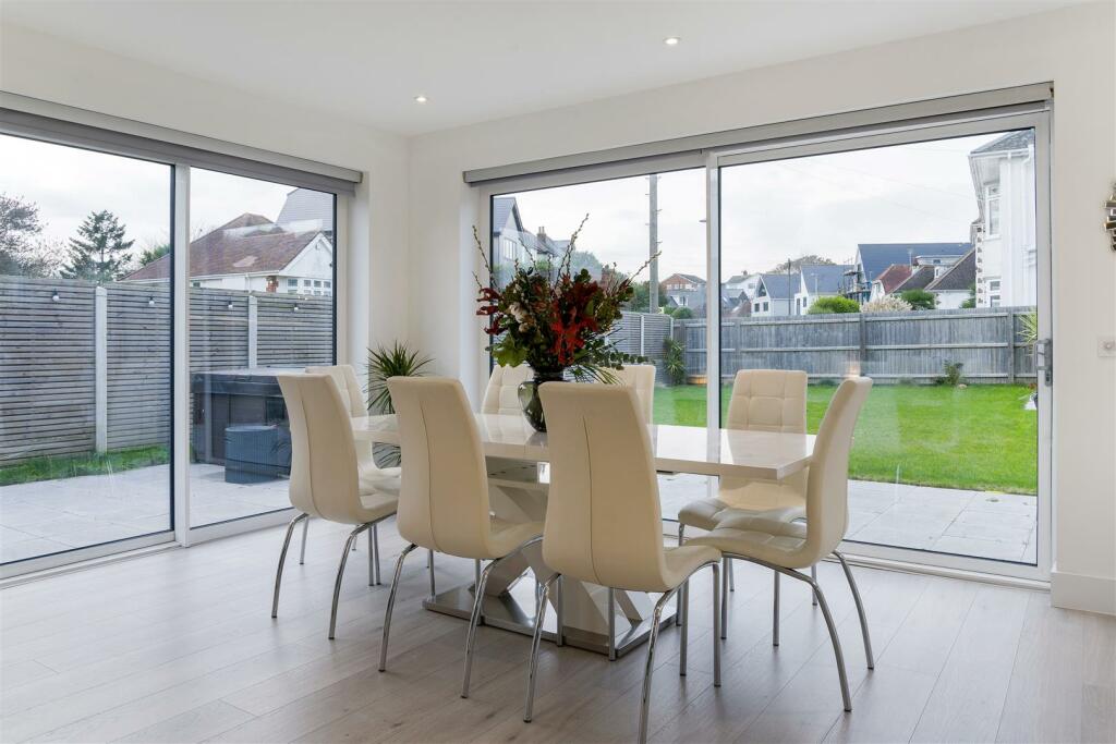 132A Sandbanks Road, fpz327738 - (7).jpg