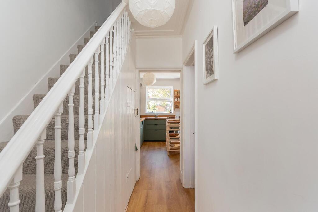 1H9SBH - Hallway B.jpg