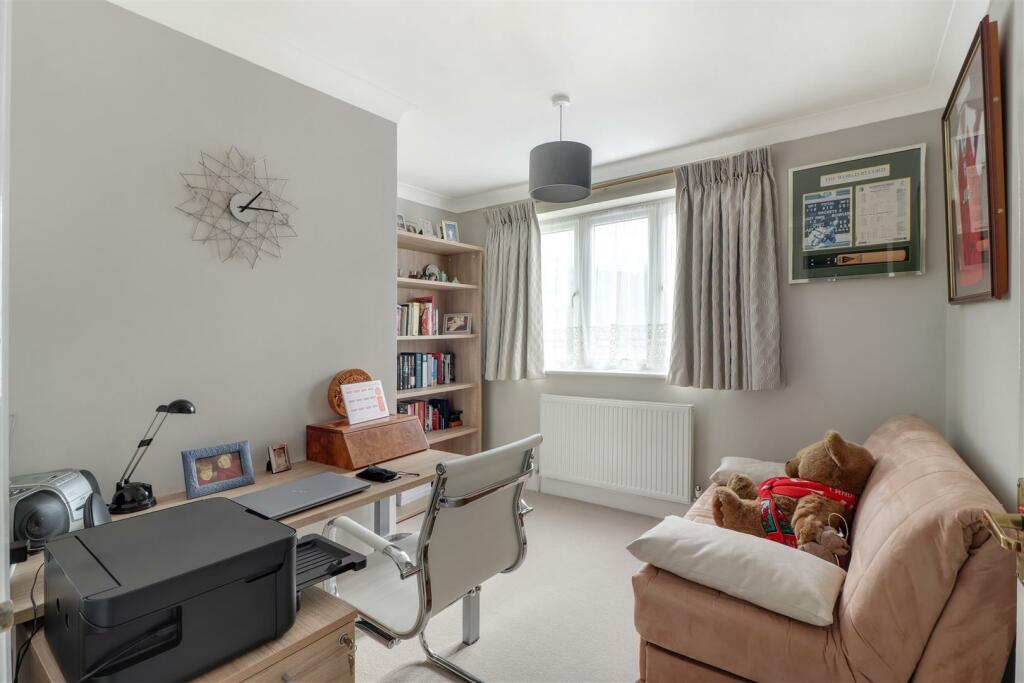 Bedroom 4.jpg