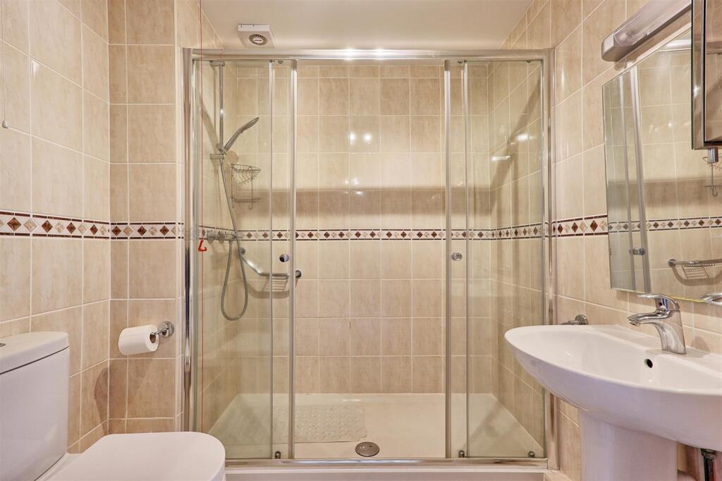 IMG_5794_5_6_easyHDR-interior3.jpg