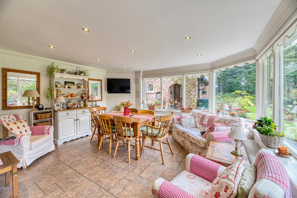 Family Room/Dining Area