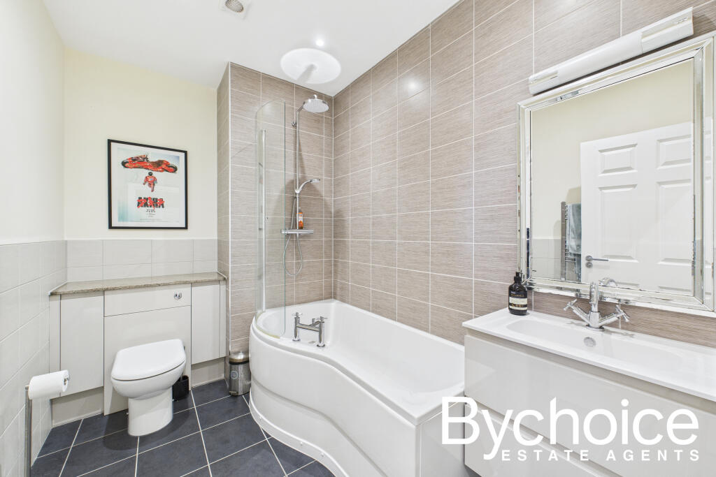 CAM05250G0-PR0100-STILL007