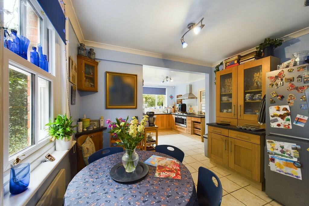 CAM01085G0-PR0380...