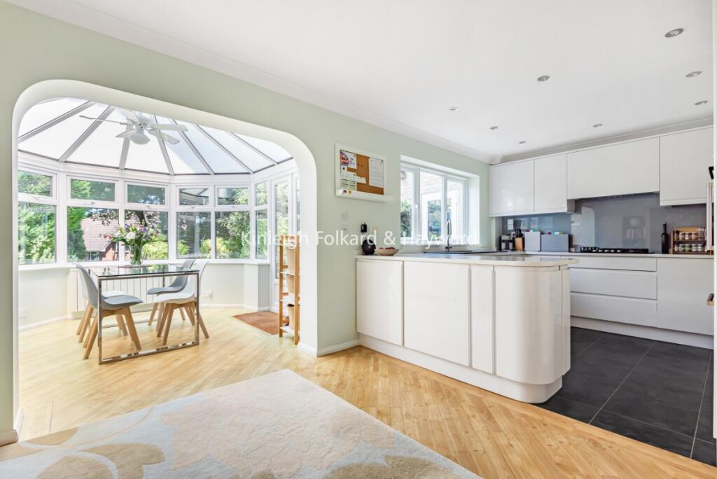 f0938d34-4565-43a4-b