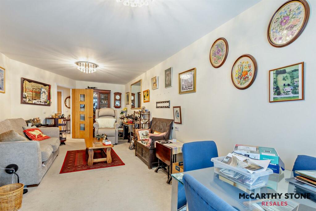 8607908-interior05-800.jpg
