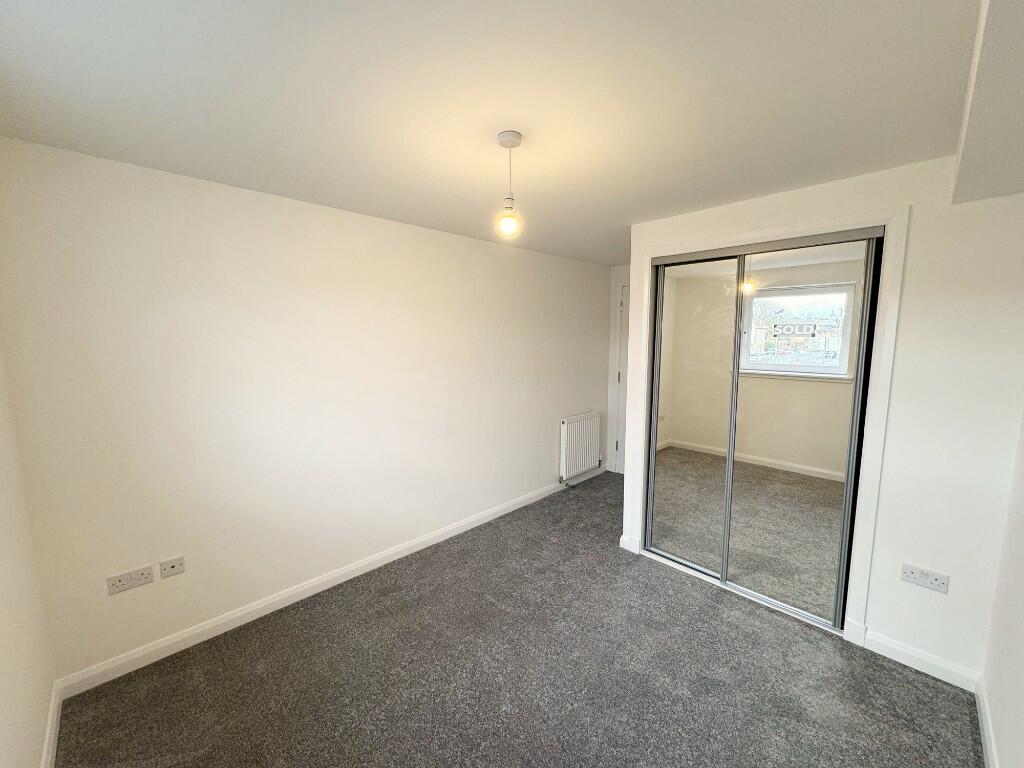 Bedroom 2 (2)
