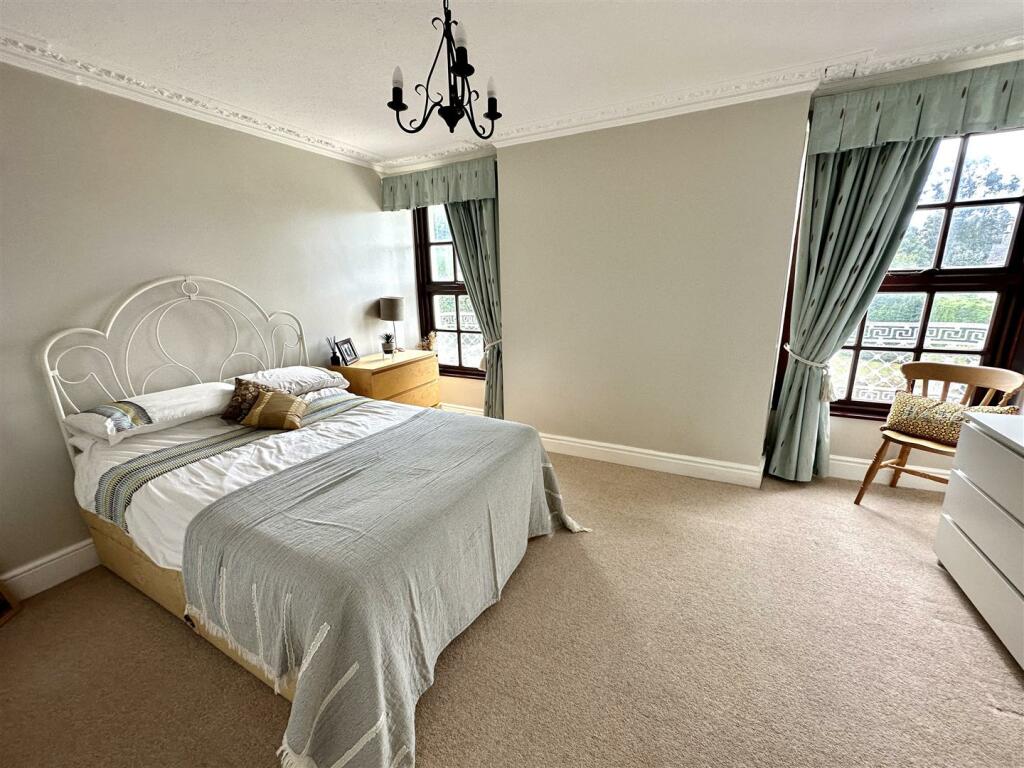 PRINCIPAL BEDROOM.jpeg
