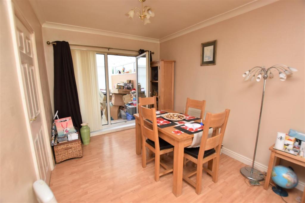 Dining Area.jpg