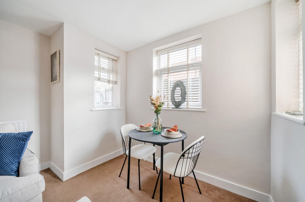 1387571-10-6932d7...