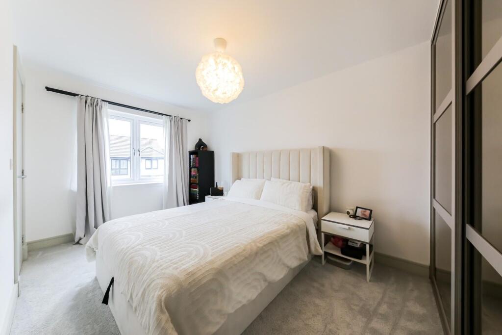 Master bedroom.jpg