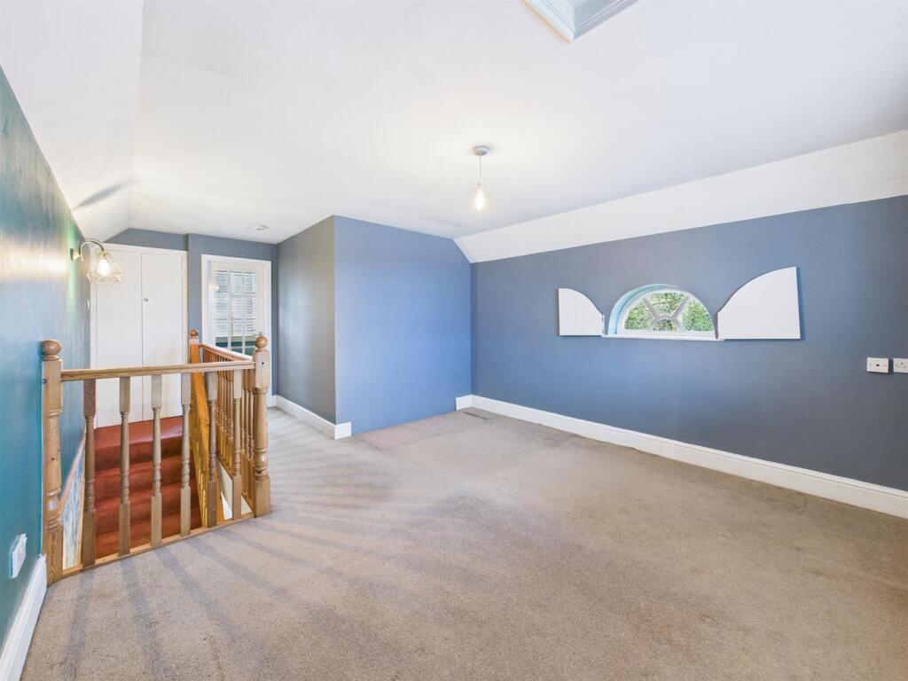 Bedroom: