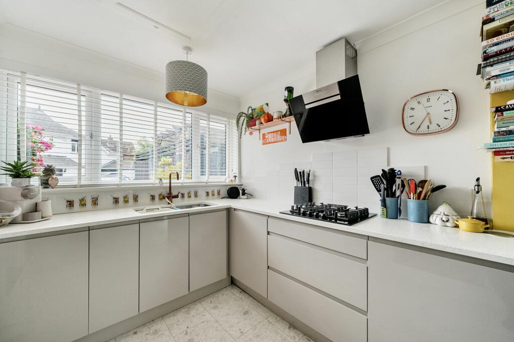 Kitchen / Breakfast Garden Room