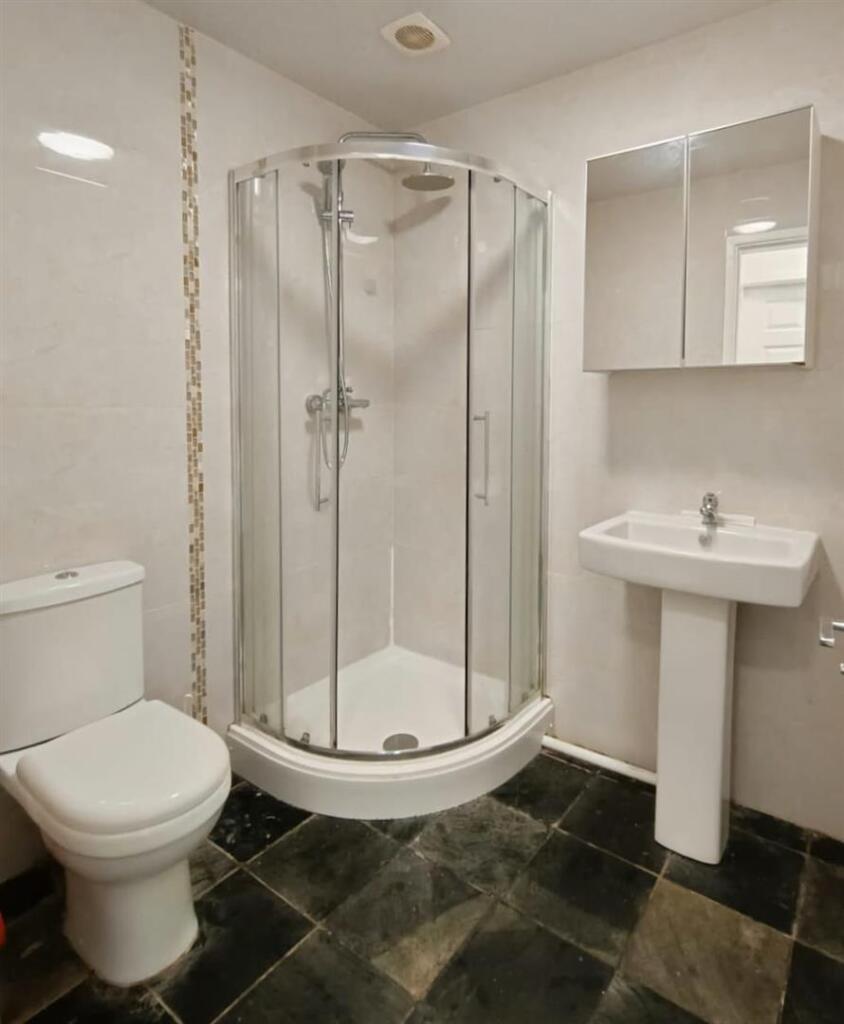 Room 101_Bathroom.jpeg