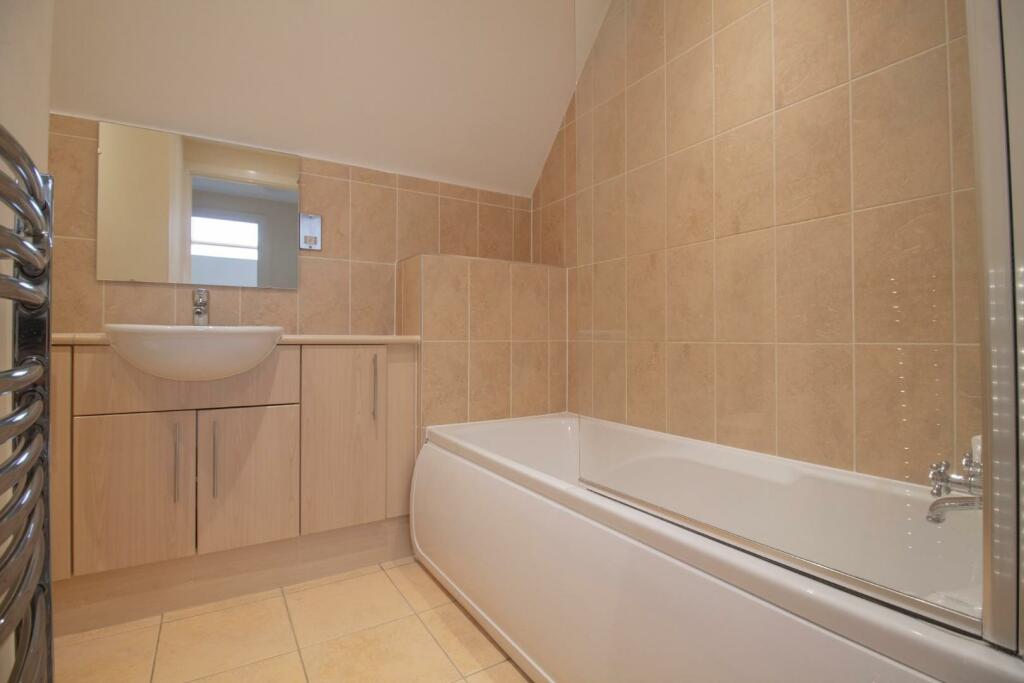 15 Walpole House [Bathroom].jpg