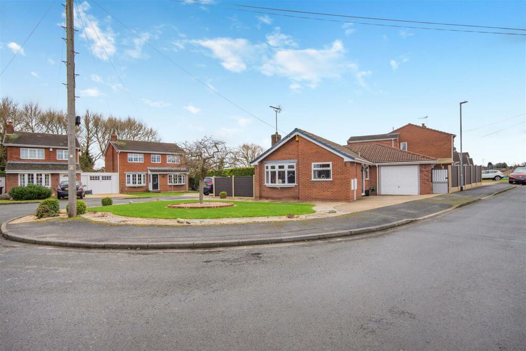 8583379-exterior18.jpg