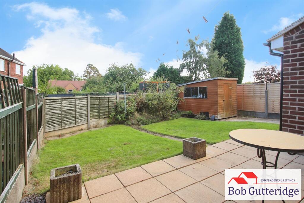 ENCLOSED REAR GARDEN