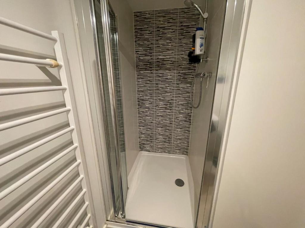 ensuite..