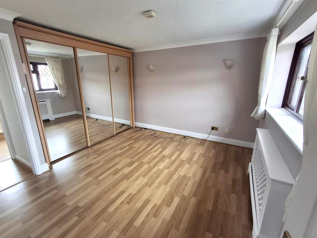 Master bedroom.jpg
