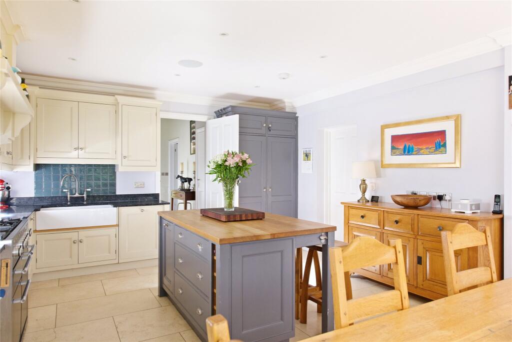 Kitchen/Breakfast Rm