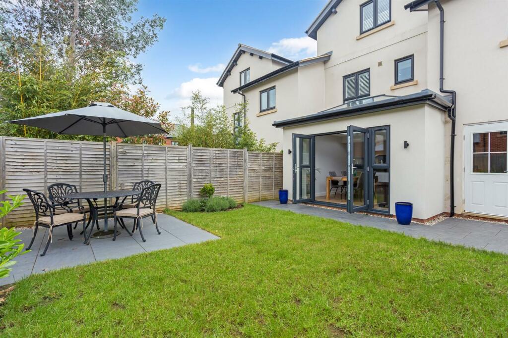 71036_21 Flora Close (19)_low.jpg